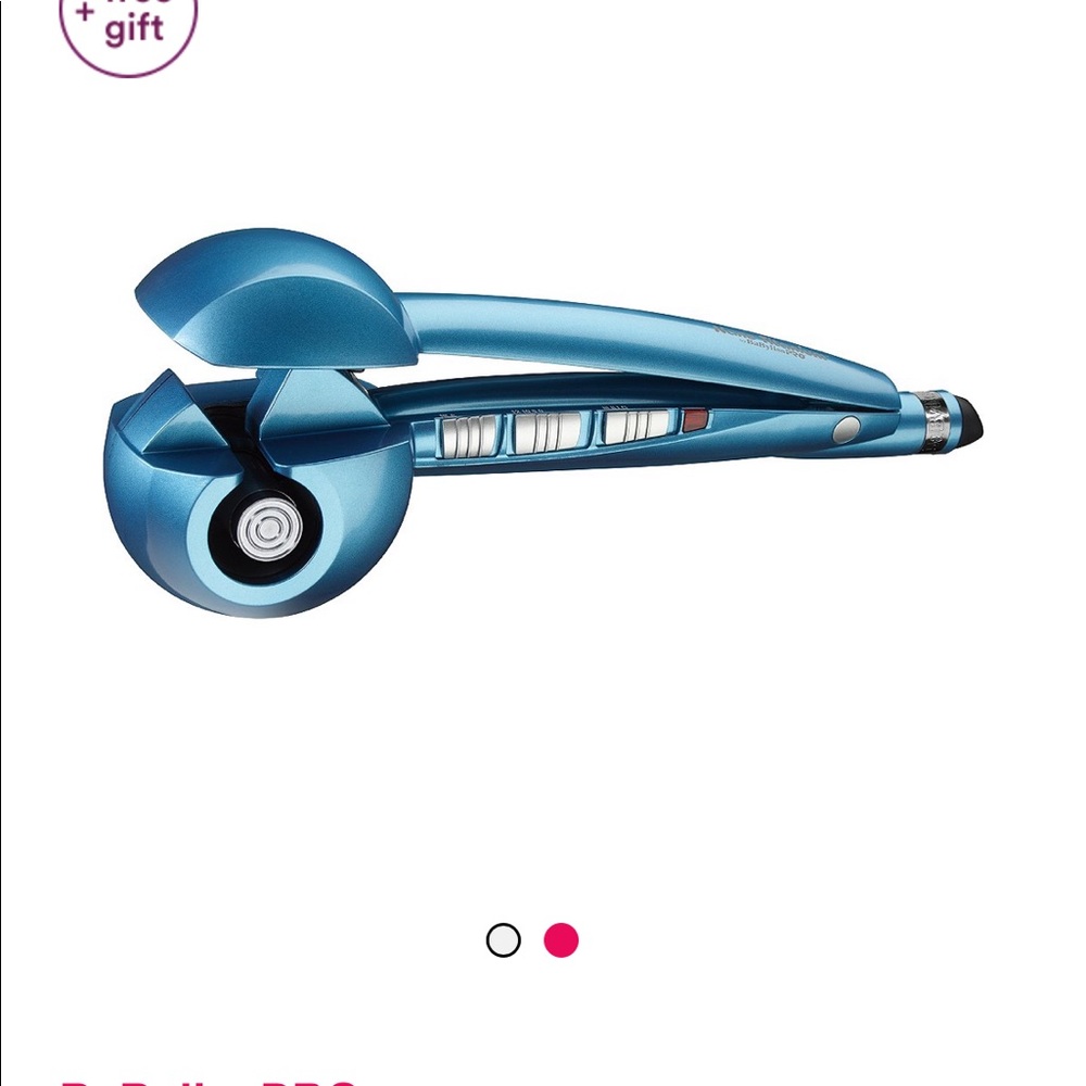 I Have Too Many Curlers . I Need Space. - image 1